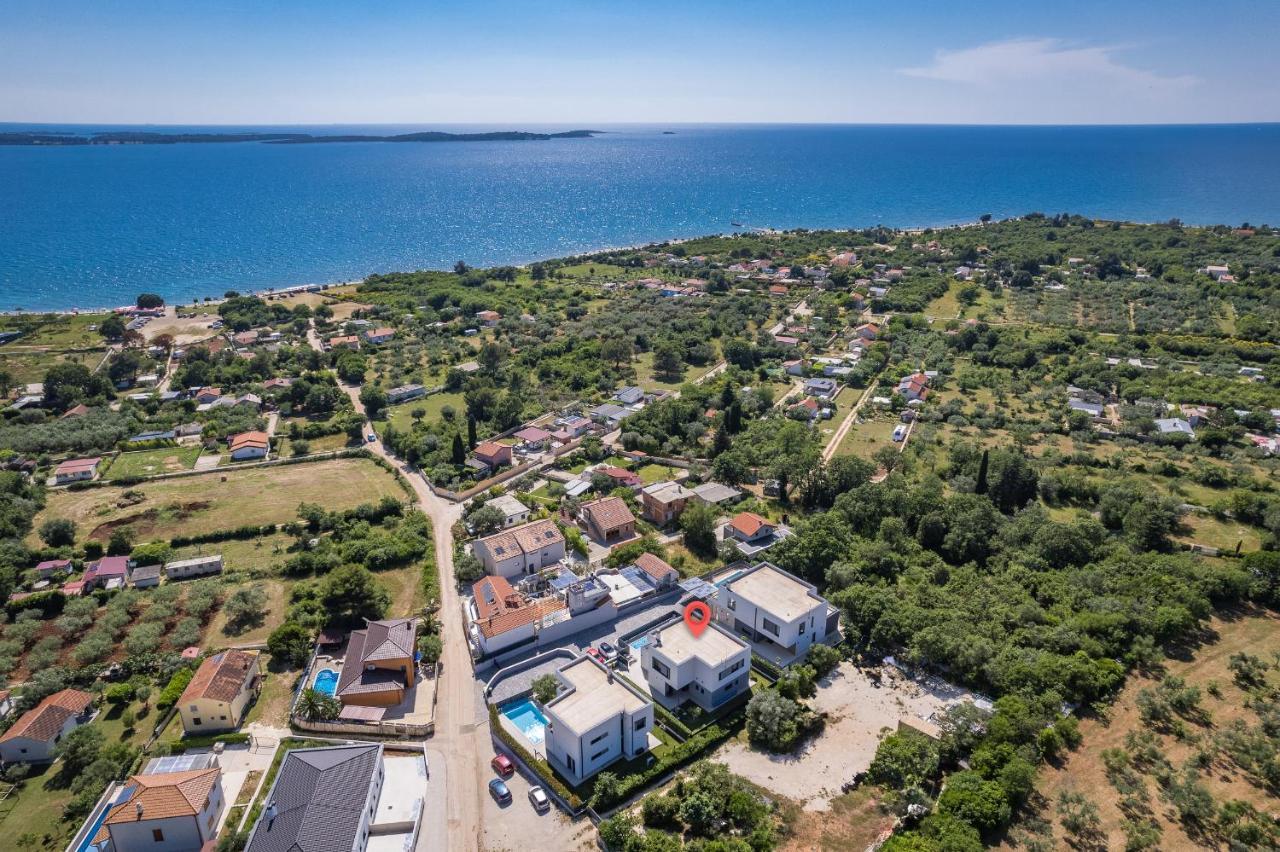 Villa Moon Near The Sea Fažana Exterior foto